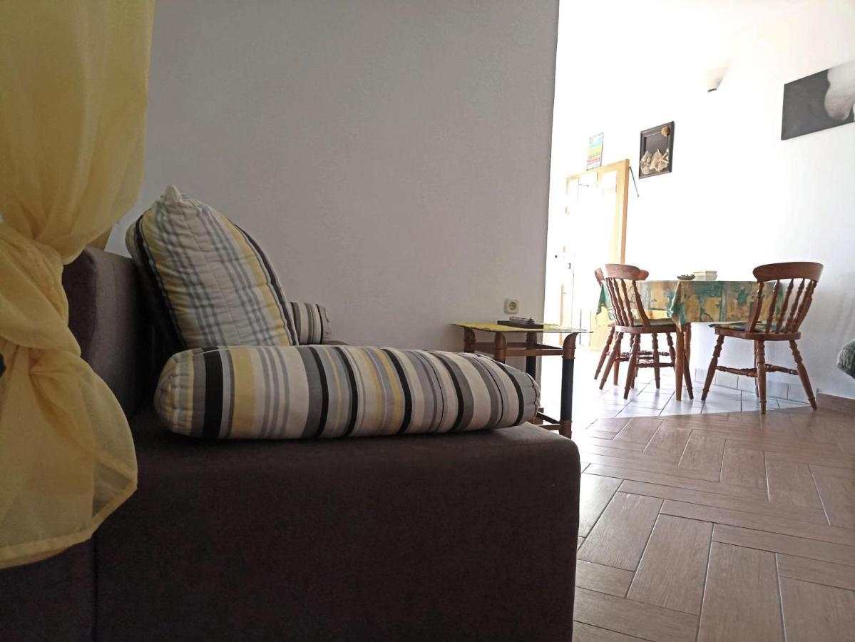 Apartmani Daniela Rab Town Exterior foto