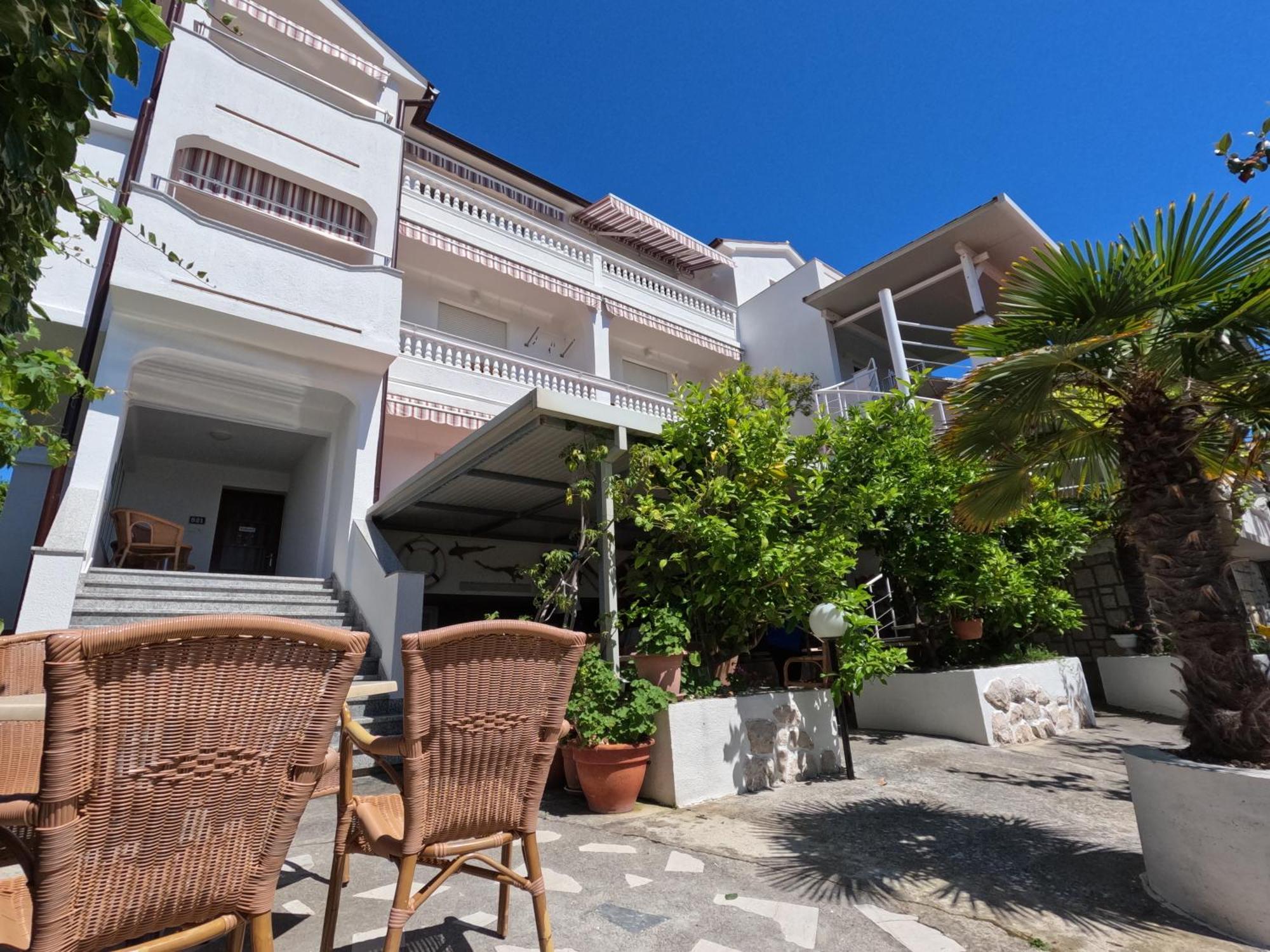 Apartmani Daniela Rab Town Exterior foto