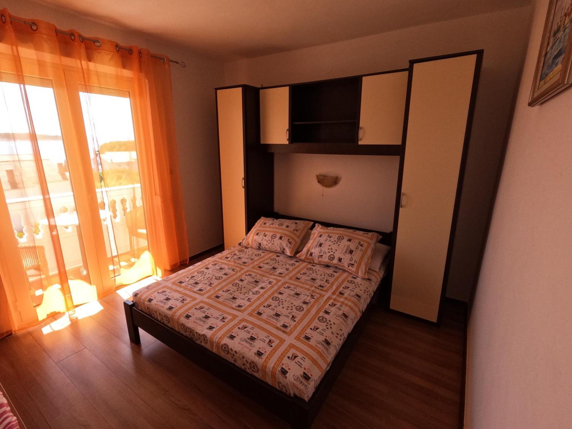 Apartmani Daniela Rab Town Exterior foto