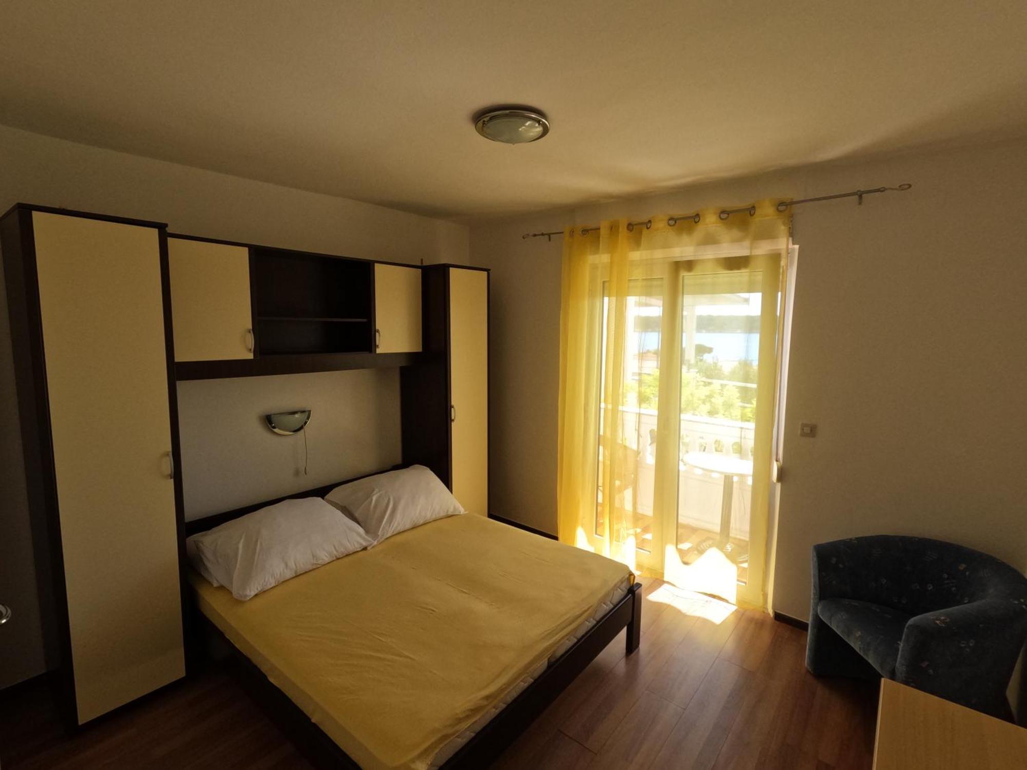 Apartmani Daniela Rab Town Exterior foto